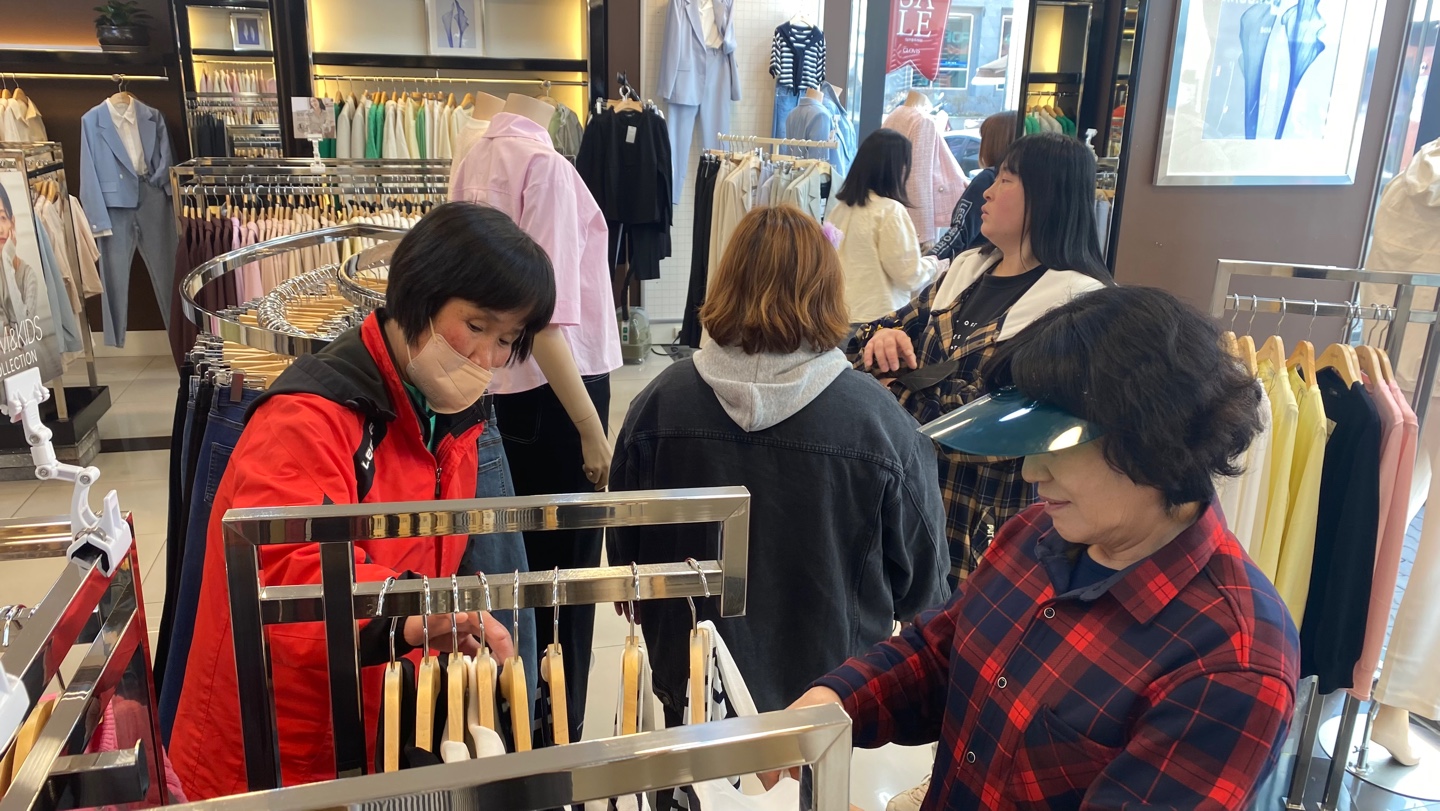 [23.03.30] 카카오같이가치 모금함 연계 정장 구입 및 벚꽃나들이 _ 여성